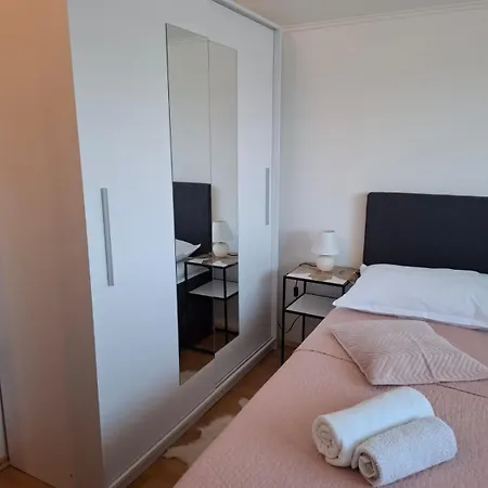3db Ivica-parking,klima,wifi Appartement *