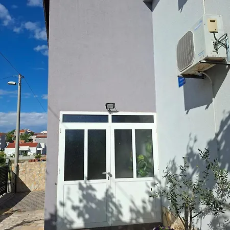 3db Ivica-parking,klima,wifi *